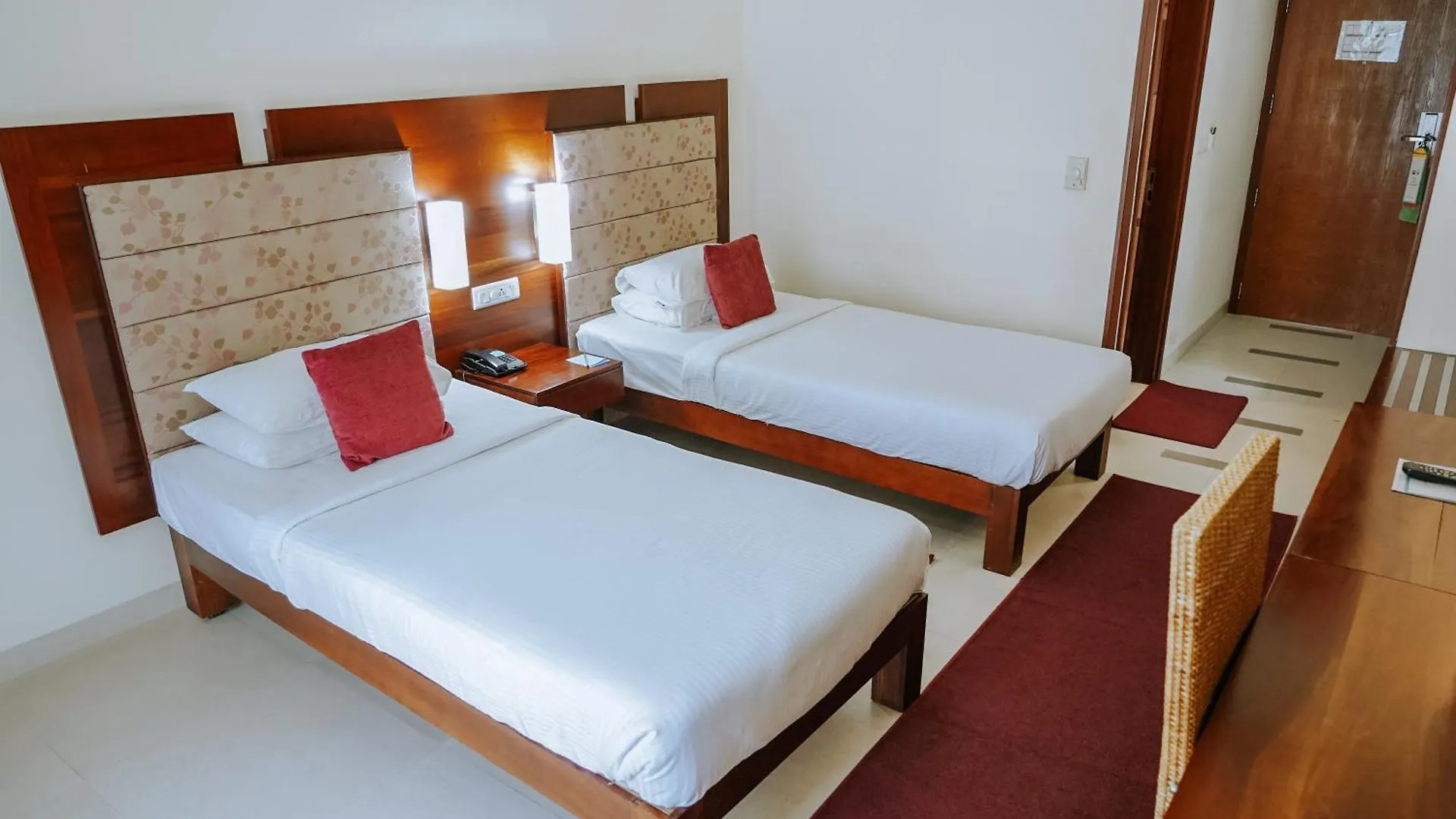Hotel Devaragam By K P Namboodiri'S Guruvayur