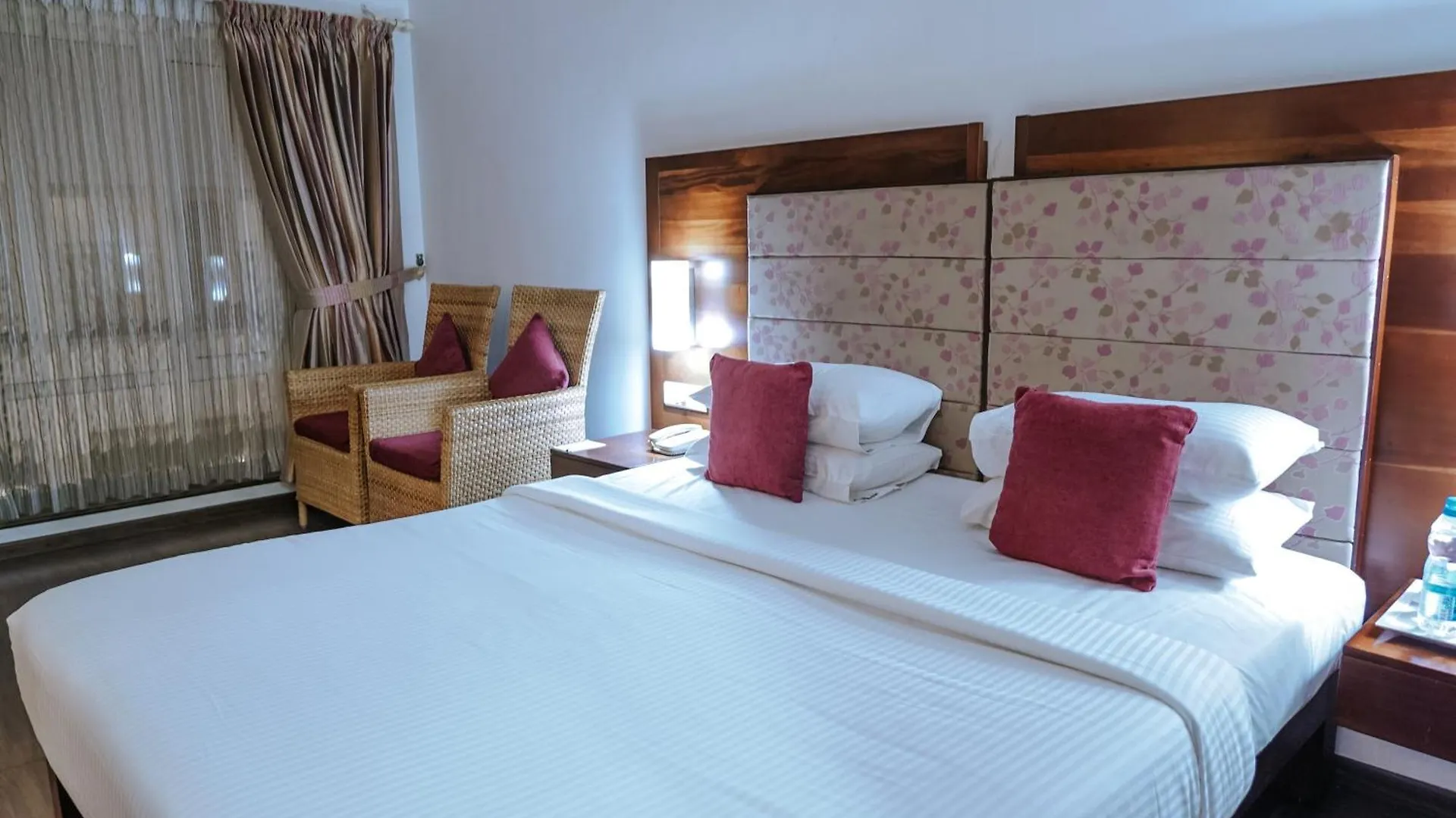 ***  Hotel Devaragam By K P Namboodiri'S Guruvayur India