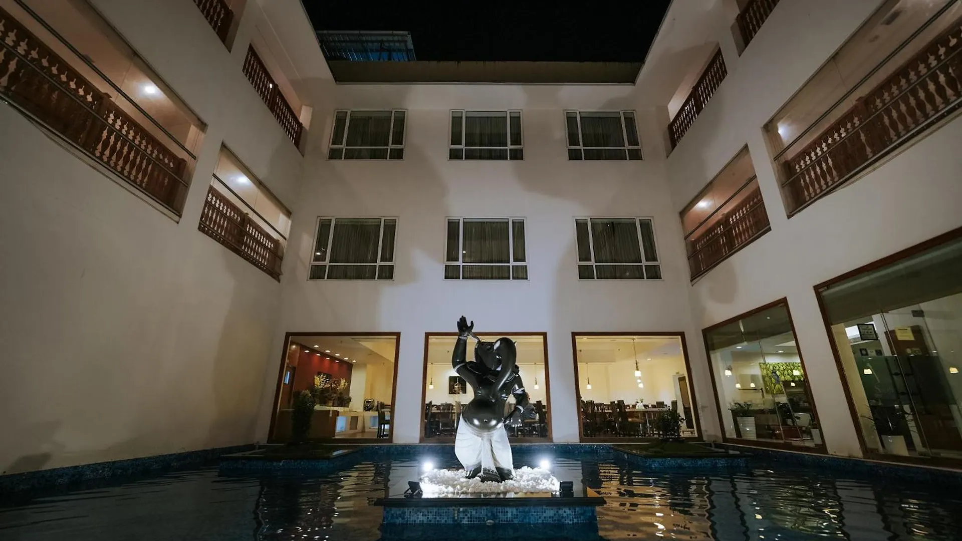 Hotel Devaragam By K P Namboodiri'S Guruvayur