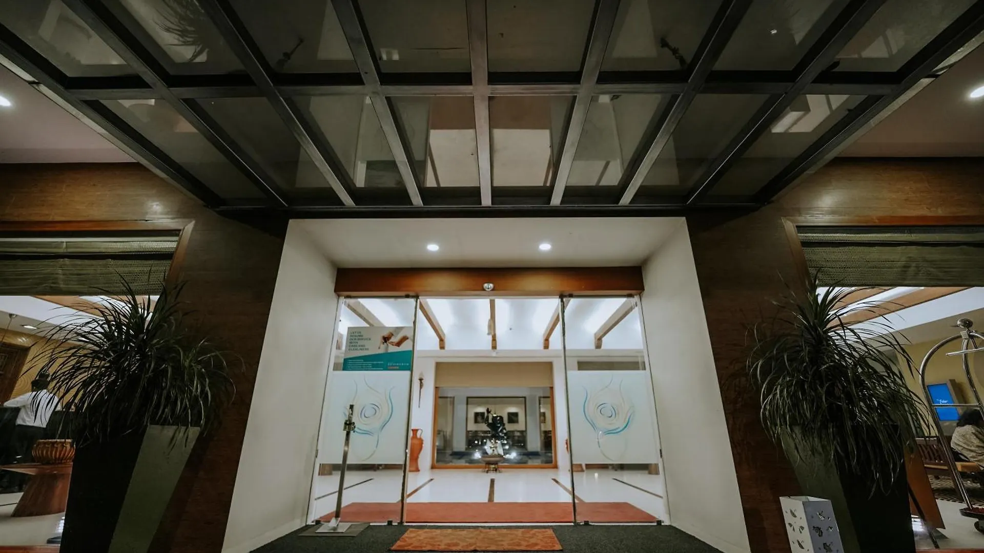 Hotel Devaragam By K P Namboodiri'S Guruvayur