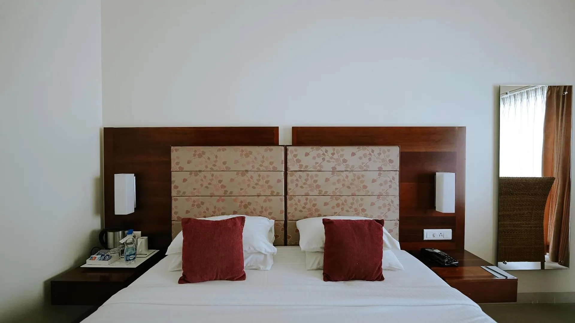 ***  Hotel Devaragam By K P Namboodiri'S Гуруваюр Индия